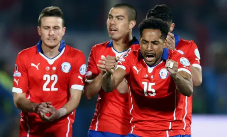 Jean Beausejour anunció su retiro de la selección de Chile