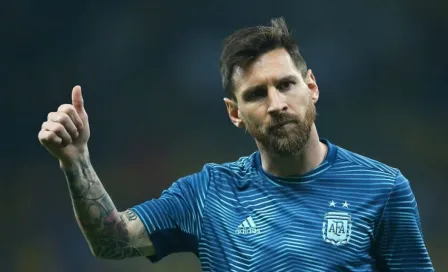 Messi ofrece comida a personas en situación de calle en Argentina