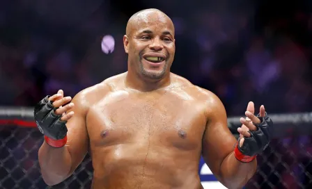 Daniel Cormier: 'Duelo contra Brock Lesnar tal vez sea en WWE'