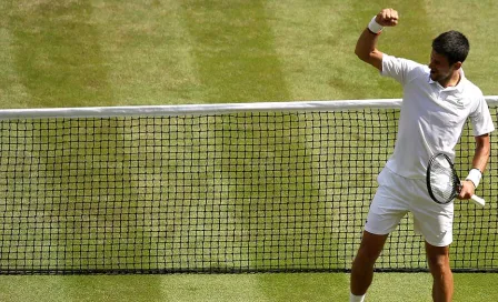 Novak Djokovic ya espera rival en la Final de Wimbledon 