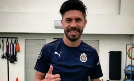 Aficionados de América acudieron a firma de autógrafos de Oribe Peralta con Chivas