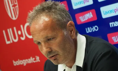 Sinisa Mihajlovic, técnico del Bolonia de la Serie A, anunció que tiene leucemia