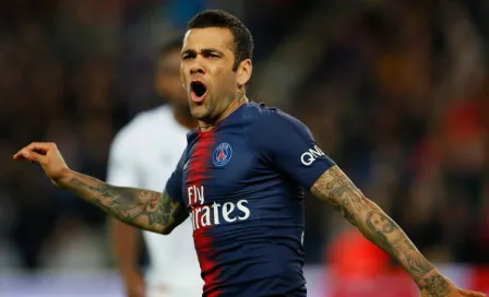 Dani Alves sería pretendido por tres grandes de la Premier League