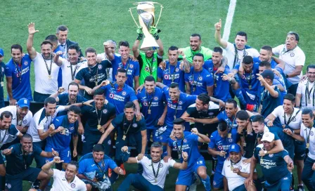 Cruz Azul venció a un dócil Necaxa y se consagró Campeón de la Supercopa MX