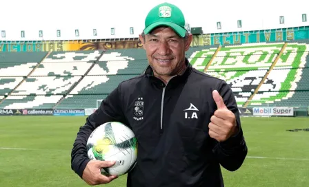 Ignacio Ambríz reconoce que La Volpe explotó talento de Edson Álvarez