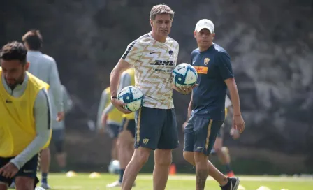 Míchel González no desea que Juan Iturbe salga de Pumas