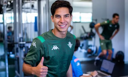 Lainez y Guardado emprendieron viaje con Betis rumbo a México 