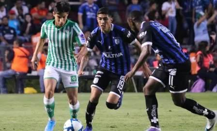 Betis despertó en los últimos minutos y venció al Querétaro en su primer partido en México