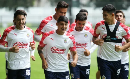 Tomás Boy apostaría por línea de cinco defensas para el Chivas vs Tigres