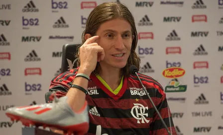 Gemidos, interrumpen presentación de Filipe Luis con Flamengo