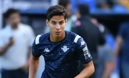 Puebla trollea a Betis y pide que le dé minutos de juego a Diego Lainez