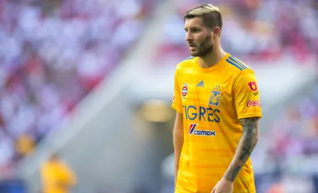 Gignac salió furioso del duelo vs Chivas y le reclamó al Comisario de la Liga MX 