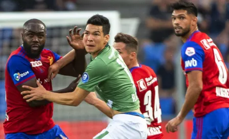 Chucky Lozano reprobó su cambio en derrota de PSV ante Basel por Champions League