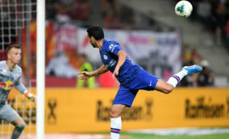 Pedro anotó impresionante gol de 'inglesita' ante el RB Salzburg