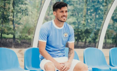 Manchester City presentó su uniforme conmemorativo por los 125 años del club