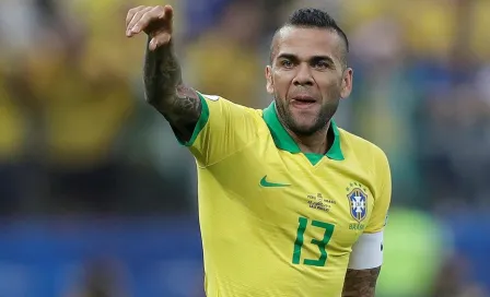 Dani Alves continuará su carrera en Sao Paulo; firmó contrato hasta 2022