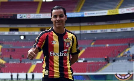 Omar Bravo y otros jugadores que salieron del retiro para volver al futbol