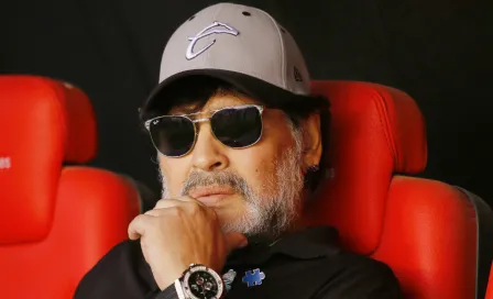 Maradona: 'me operaron de la pierna derecha porque esa recibió las patadas'