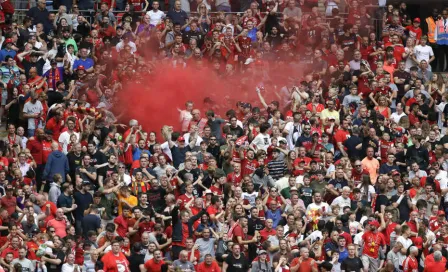 Aficionados de Liverpool y Manchester City llegaron a los golpes en el metro