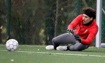 Memo Ochoa regresó formalmente a los entrenamientos del Standard Lieja