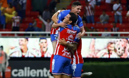 Chivas le dio la vuelta a Santos y consigue el triunfo en su debut de Copa MX