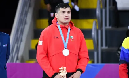 Alfonso Leyva consiguió plata para México en Lucha Grecorromana 