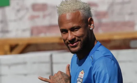 Padre de Neymar afirmó que el '10' volverá a ser feliz cuando disfrute de su juego