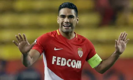 Falcao posó con vicepresidente de Galatasaray y podría confirmarse el fichaje