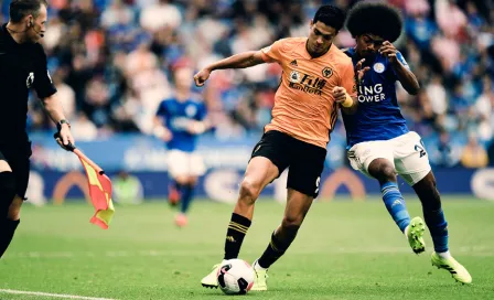 Raúl Jiménez y Wolves iniciaron la temporada con empate frente a Leicester