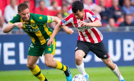 Chucky Lozano se lesionó en el triunfo del PSV sobre el Den Haag 