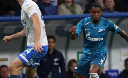 Malcom dio balonazo involuntario al árbitro durante juego del Zenit