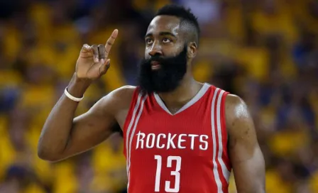 James Harden regaló 10 mil dólares a una familia en Las Bahamas