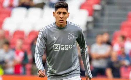 Edson Álvarez, en la banca del Ajax vs PAOK en Fase Previa de Champions