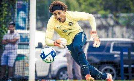 Guillermo Ochoa no debutará con América ante Monarcas