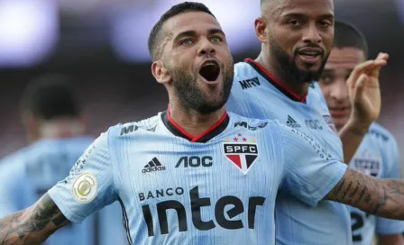 Dani Alves debutó con gol en la victoria del Sao Paulo ante Ceará 