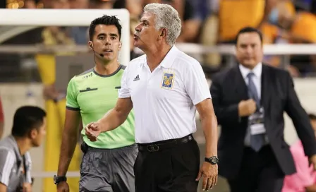 Tuca Ferretti se encaró con aficionados del América en Leagues Cup