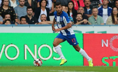 Jesús Corona está feliz en Porto aunque juegue como lateral