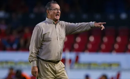 Enrique Meza: 'El arbitraje es tendencioso en contra de Veracruz y de Fidel Kuri'