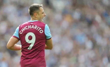 Chicharito regresó con el West Ham tras leve lesión 