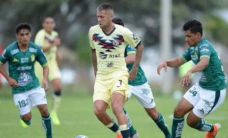 Jérémy Ménez empujó a aficionado que quería una foto 