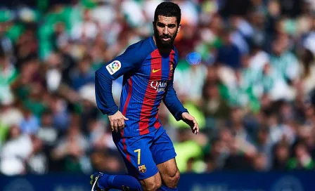 Arda Turan, denunciado por el derrumbe de un edificio en Estambul