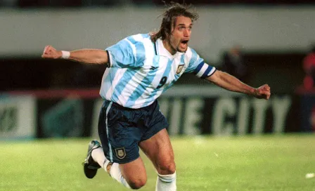 Batistuta rechazó ofrecimiento de Maradona para integrar su cuerpo técnico en Gimnasia 