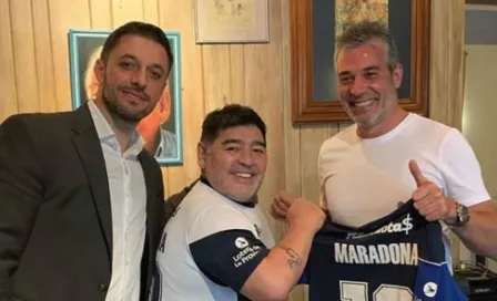 Gimnasia y Esgrima ya vende la playera con el diez de Maradona