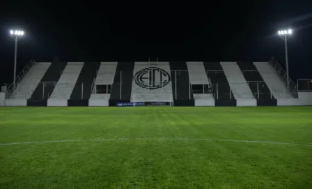 Equipo argentino encontró un cementerio en su estadio