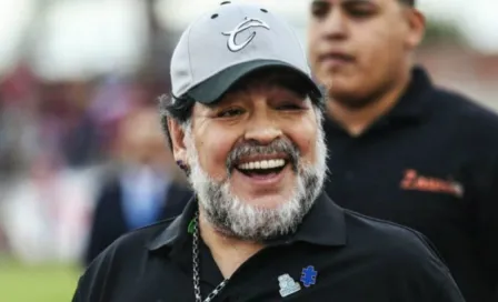 Aficionados de Gimnasia y Esgrima crearon canción para Maradona