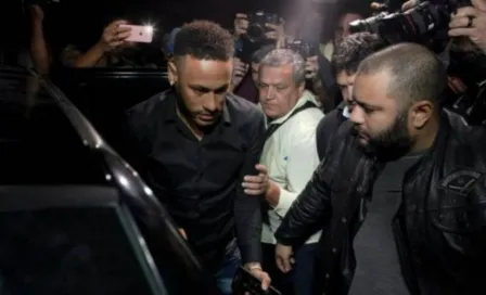 Modelo acusó a Neymar de publicar sus fotos íntimas para vengarse y humillarla