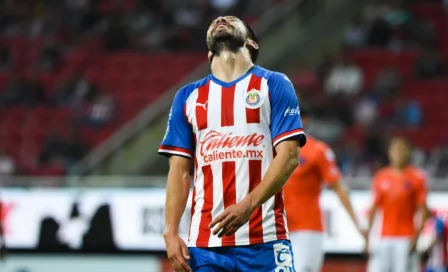 Oribe Peralta irá a la banca en el Clásico entre Chivas y Atlas