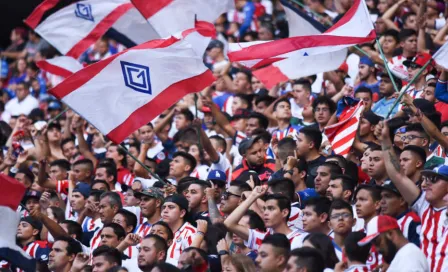 Afición de Chivas desplegó espectacular tifo previo al Clásico Tapatío