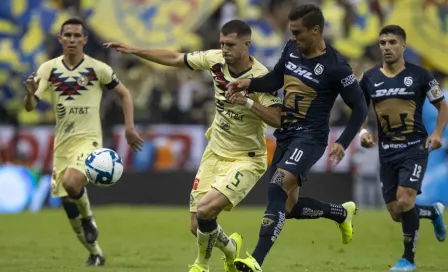 Pumas, incapaz de vencer a un América que jugó 74 minutos con 10 hombres