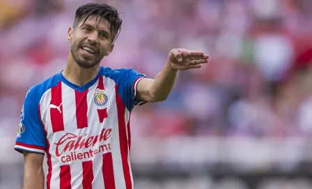 Oribe Peralta sería el '9' titular de Chivas vs Morelia 